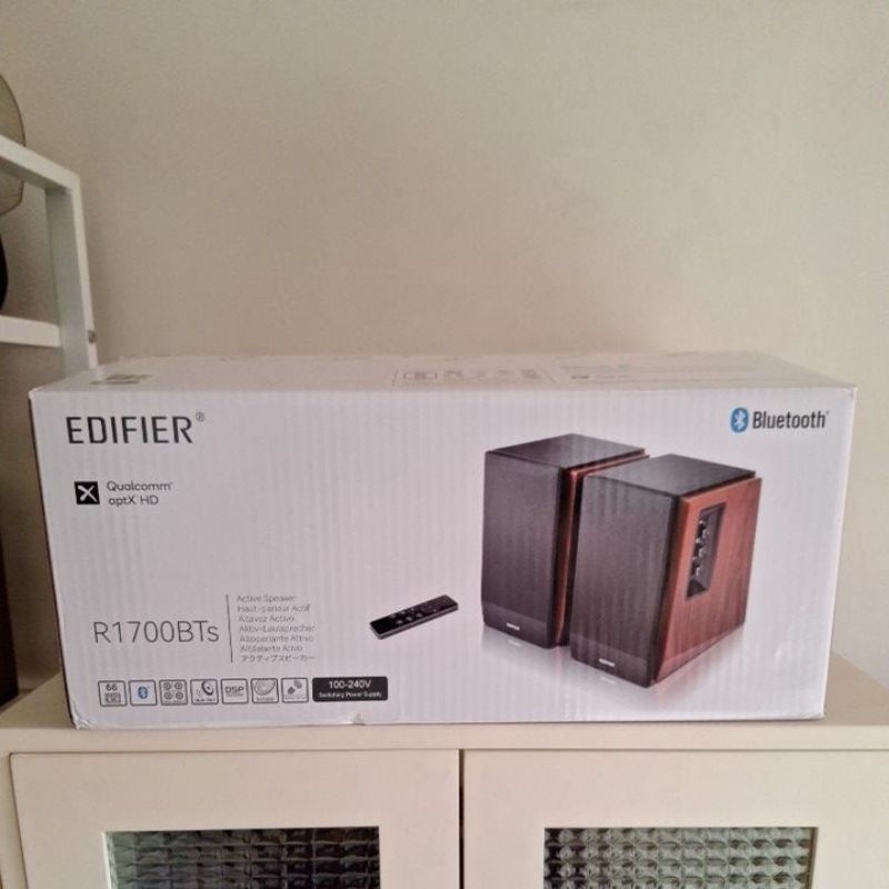 Edifier R1700BTS Speaker Aktif Bluetooth 2.0, Hitam/Cokelat, 66W, Frekuensi 52-20000Hz