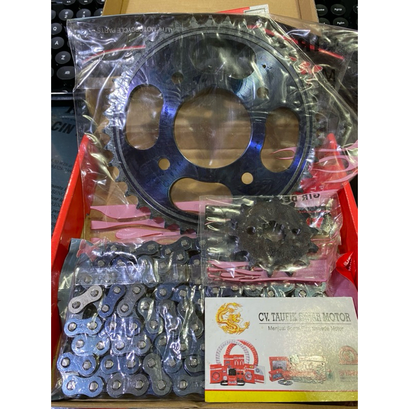 GEAR GIR GIGI TARIK TAREK KOMPLIT DEPAN BELAKANG PLUS RANTAI MOTOR SUPRA X 125 KARISMA SUPRA FIT NEW