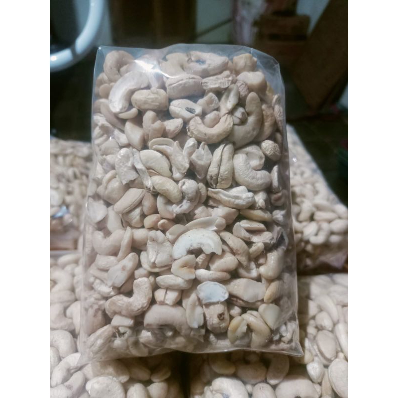 

kacang mete patahan 500gr