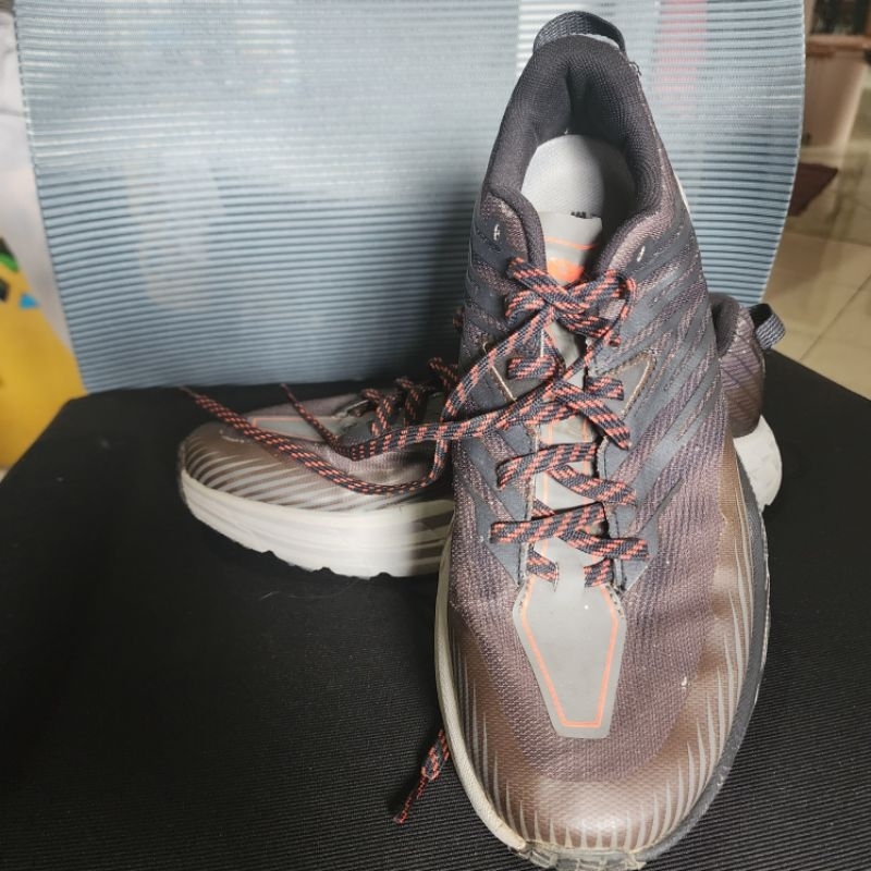 Hoka Speedgoat 4 Second like new