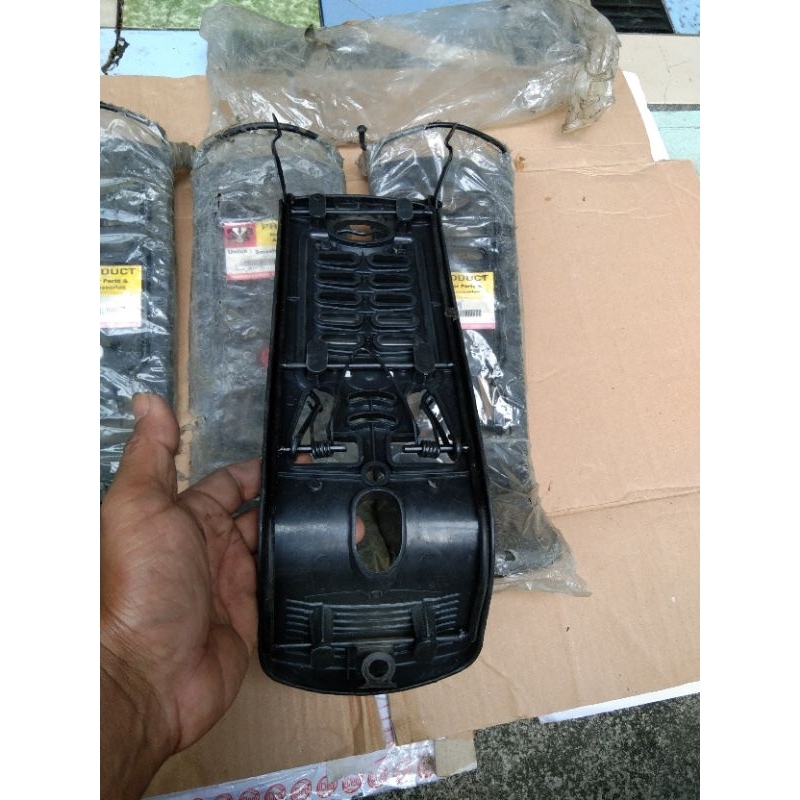 rak jepit rak tengah suzuki smash titan