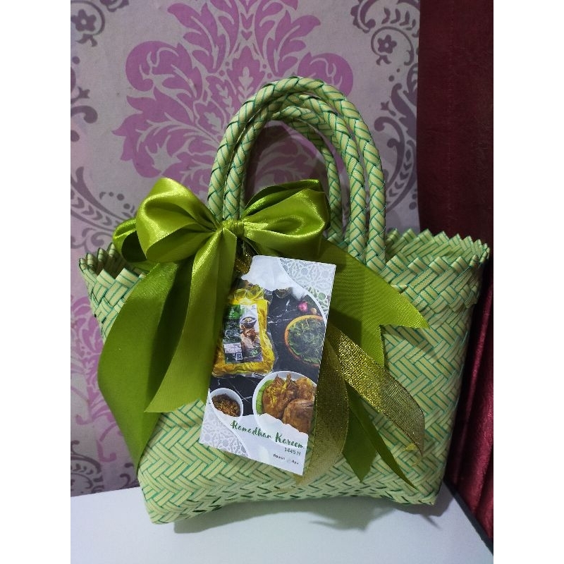 

Hampers buat Bebek & Ayam Pawon Ayu Kartasura