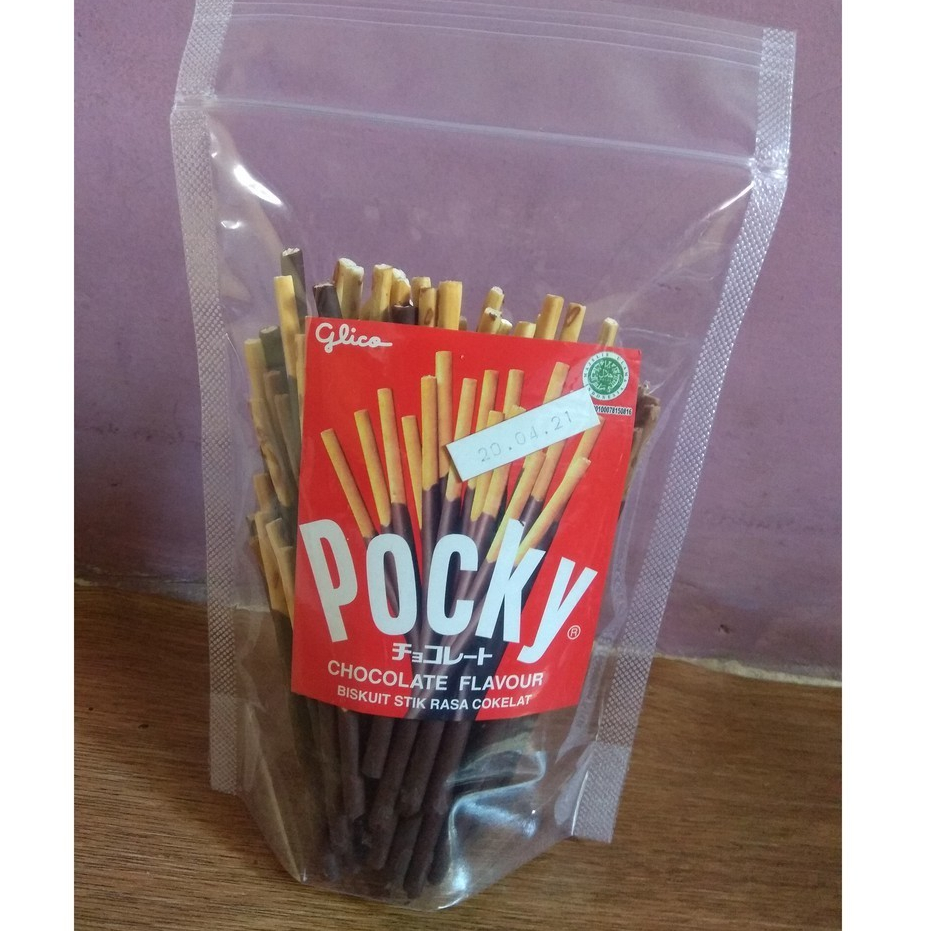 

Anekaajual.id - Pocky 400gr 200gr Coklat Stroberi Cookies & Cream Matcha / Asli Pocky Varian Rasa Kiloan 200gr 400gr / Snack Jajanan Kiloan Asli