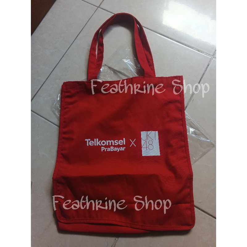 

Benefit Totebag/Goodie Bag JKT48×Telkomsel