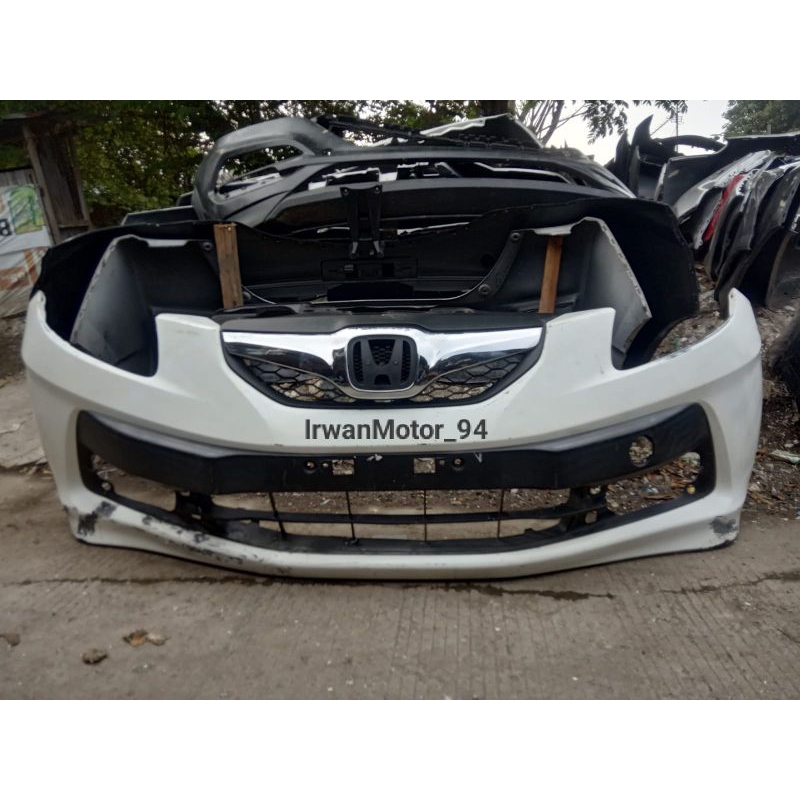 Bumper dan Grill Bemper depan Honda Brio Satya 2014 2015