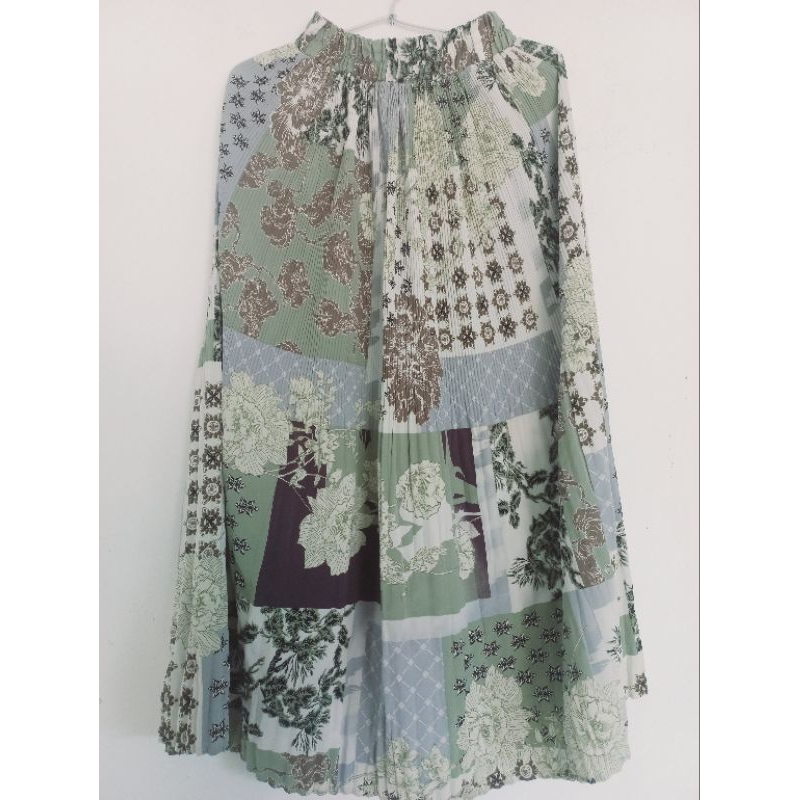 ROK MAXI HIJAU BUNGA-BUNGA (PRELOVED)