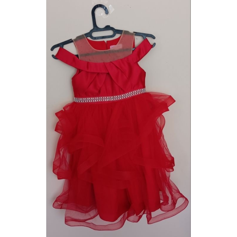 Gaun Anak Perempuan Merah