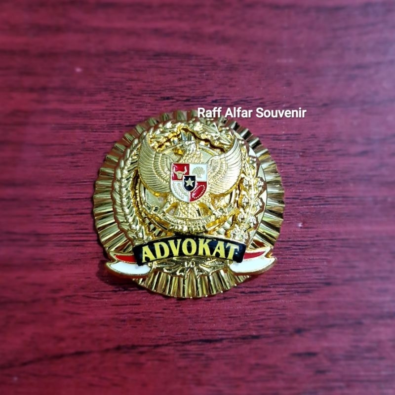 PIN ADVOKAT MODEL PREMIUM MAGNET - LENCANA ADVOKAT