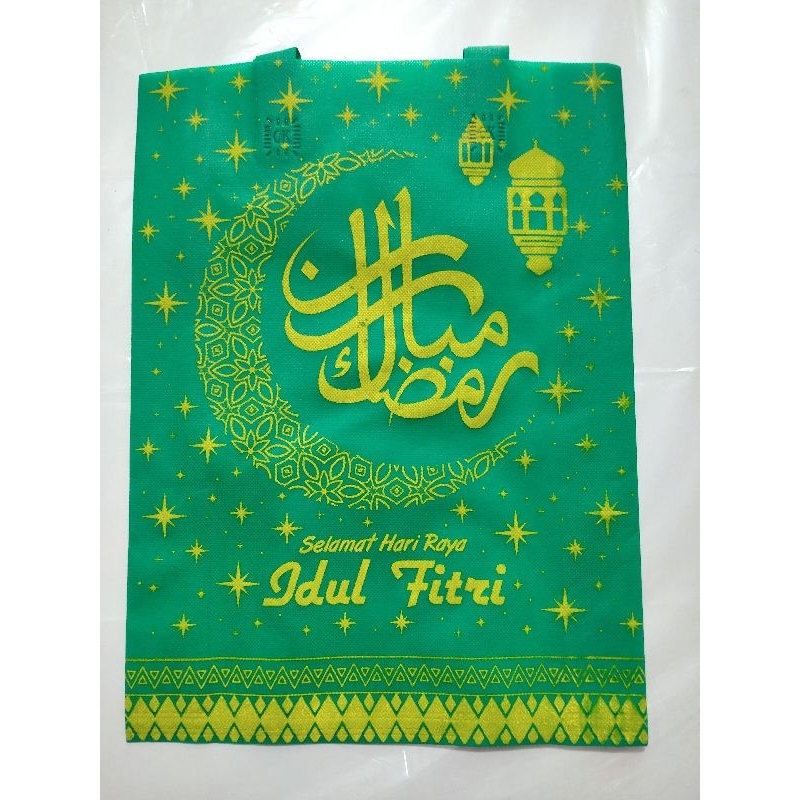 

1PACK TAS BINGKISAN LEBARAN IDUL FITRI SPUNBOND GOODY BAG UKURAN 30X40 / BAG KIKY RAMADHAN