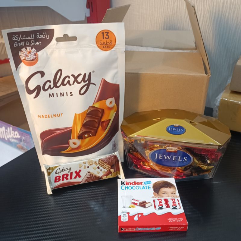 

parcel ramadhan idul fitri box coklat impor arab premium galaxy jewels kinder 250k dapat 4item jewels 200g galaxy minis 160g kinder chocolate 50g galaxy brix 25g