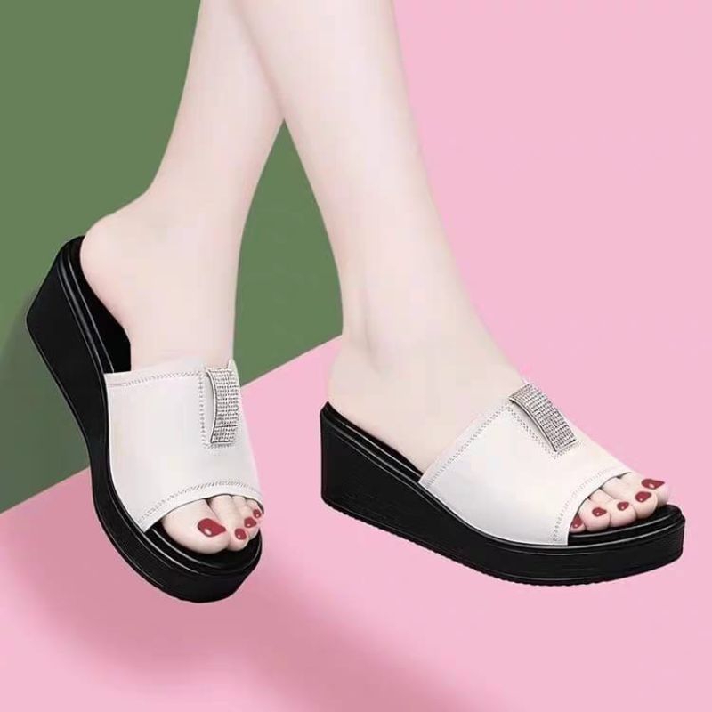 sandal wanita terbaru2024/sandal wanita terlaris