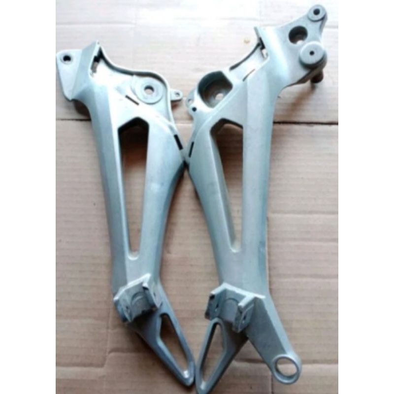Footstep Postep Honda Supra X 125 TR Cakram Belakang Double Disc Original