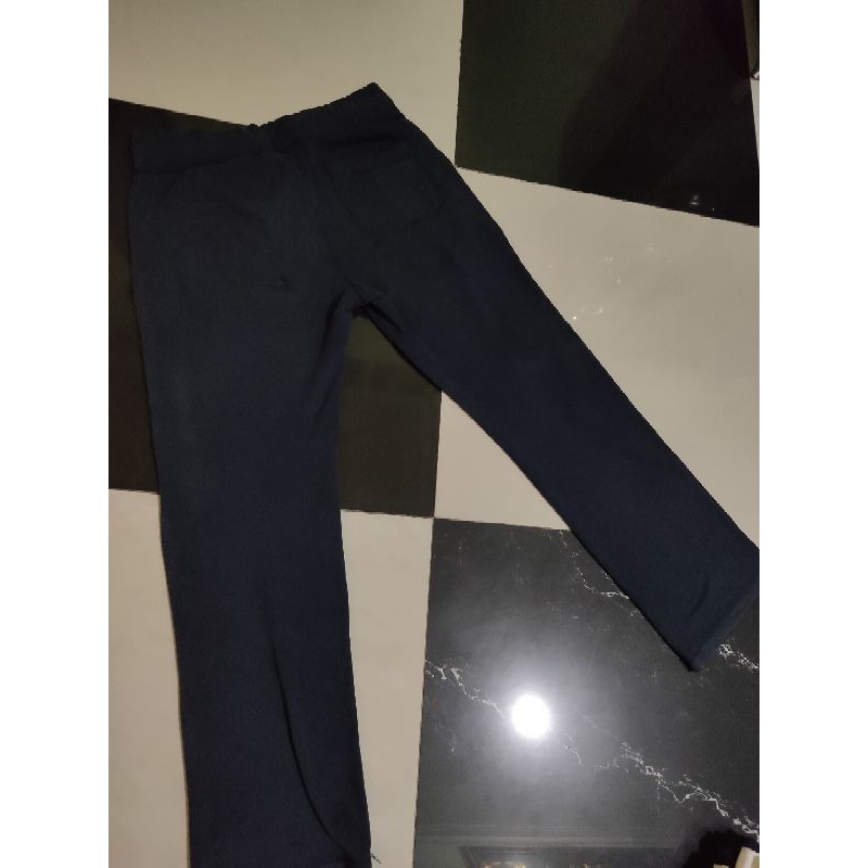 Celana Training Who au