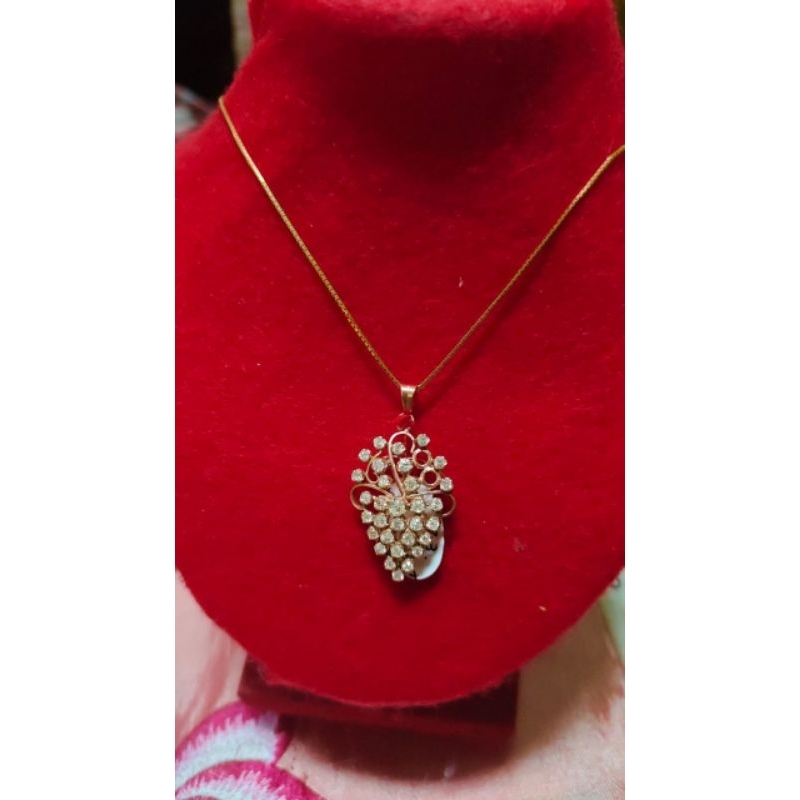 ACC liontin anggur berlian medan