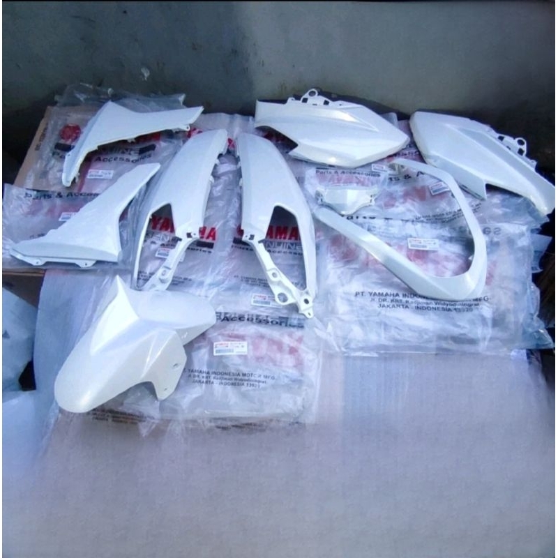 PAKET BODY HALUS NMAX PUTIH METALIK 2015-2019 ORI YAMAHA
