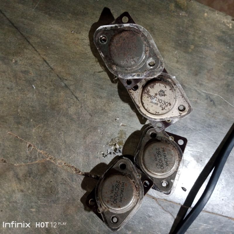 transistor jengkolan hitaci 2SC1030 original