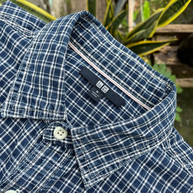 Kemeja Flannel UNIQLO Kotak Navy Blue Double Pocket (M)