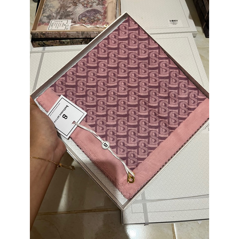 Voal Square Scarf Polos Lasabelle Ayu Lestari
