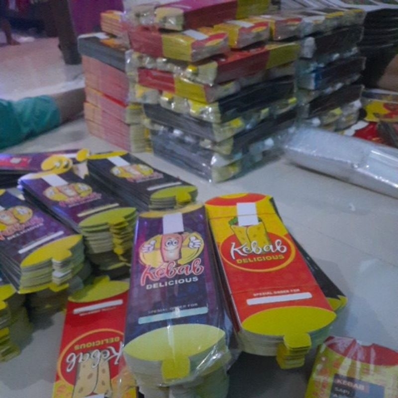 

KERTAS KEBAB WADAH KEBAB UKURAN 24X9CM 100LEMBAR GRATIS TARIKAN KERTAS