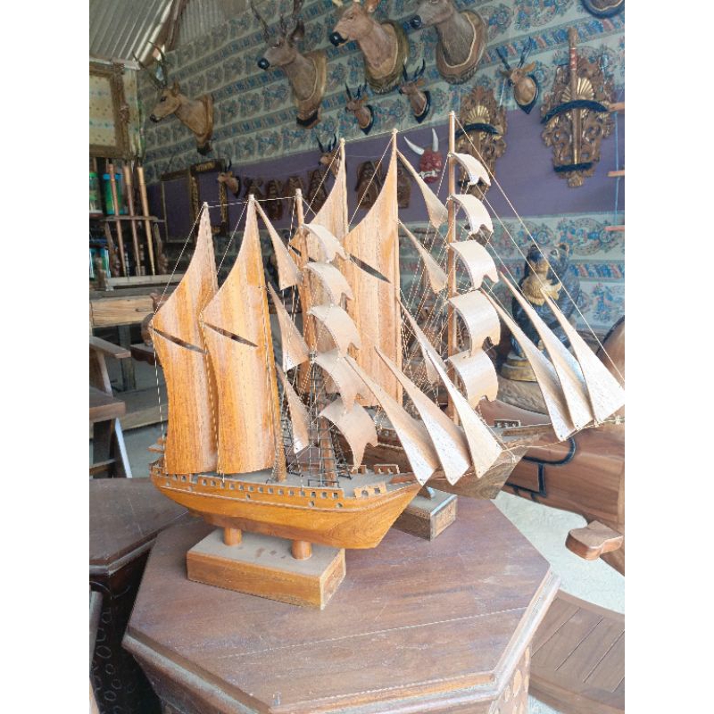 miniatur kapal kayu jati