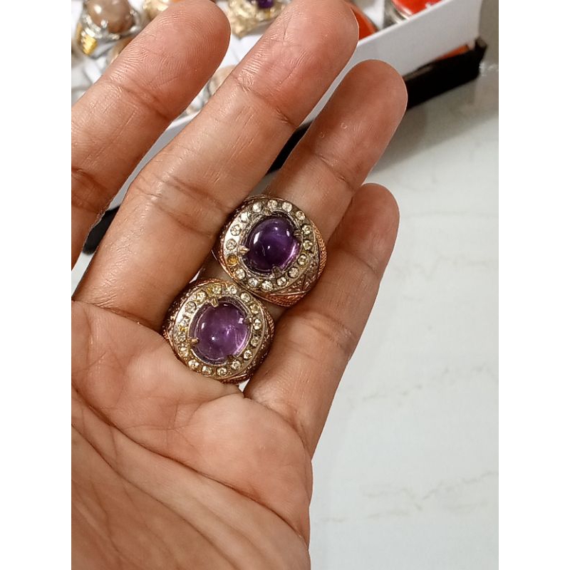 Natural kecubung ungu