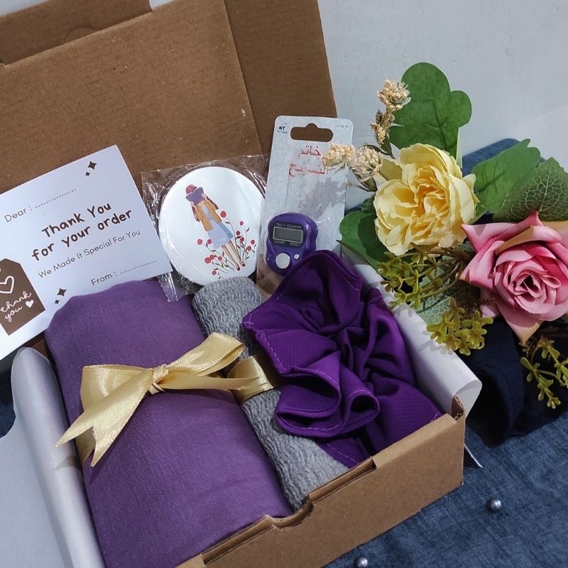 

HAMPERS / GIFT BOX /HADIAH UNTUK CEWEK /KADO ULANG TAHUN