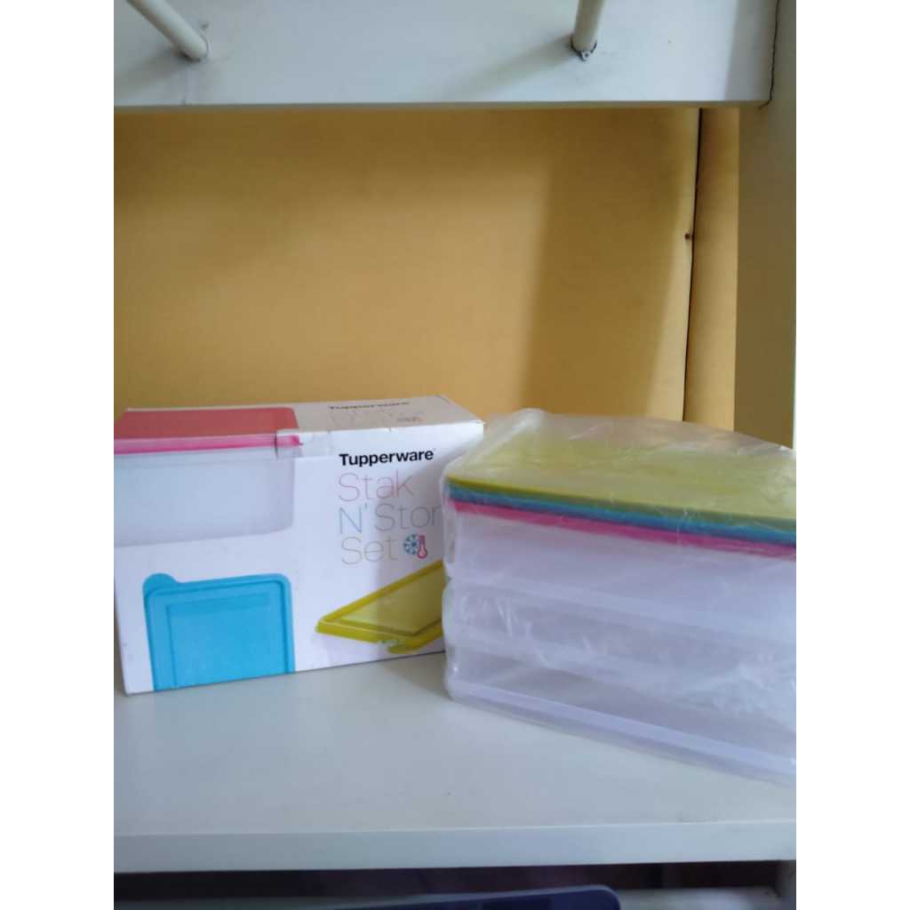 TUPPERWARE - STAK N`STOR SET