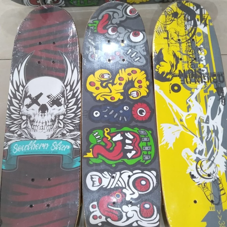 

SKETBOARD / SKETBOARD KAYU BESAR RODA PU