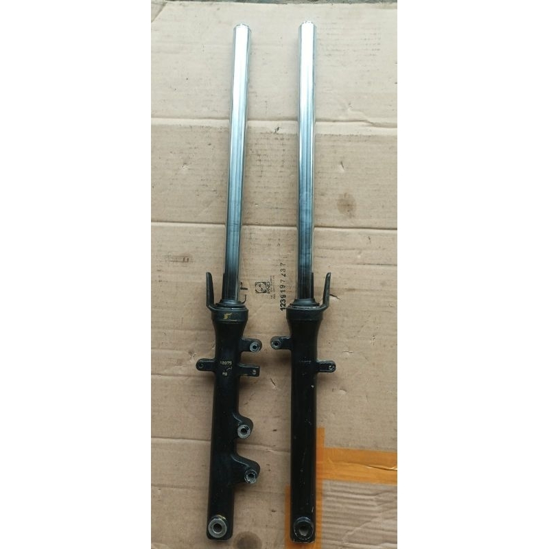 as bottom shock depan motor satria fu original