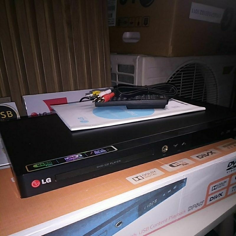 DVD VCD PLAYER MERK LG TYPE DP 547 KARAOKE SINGLE LUBANG MIC ORIGINAL EX DISPLAY PAJANGAN PAMERAN AS