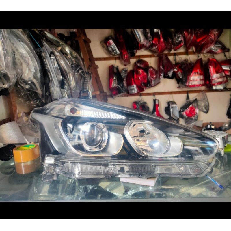 headlamp sienta tipe G original