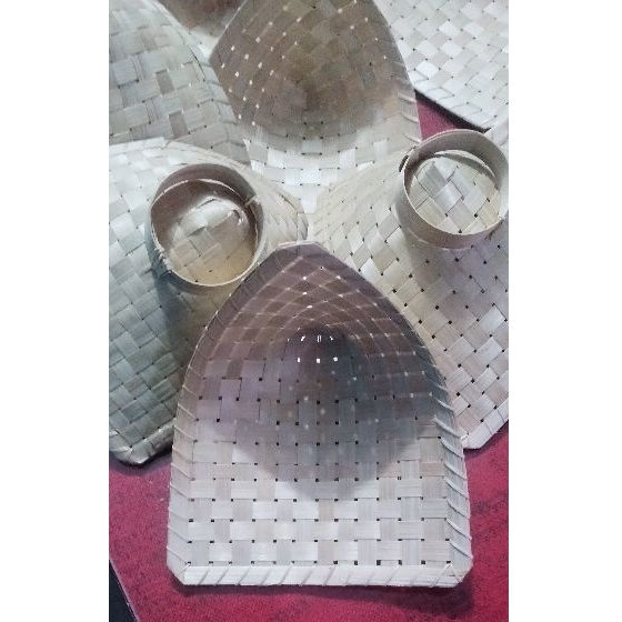 piring bambu piring pincuk anyaman bambu wadah sajian makanan