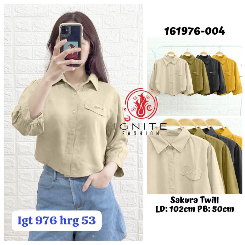 [𝐓𝐄𝐑𝐁𝐀𝐑𝐔] m2 Baju Kemeja Wanita Croptop Warna Random Bersaku Kancing