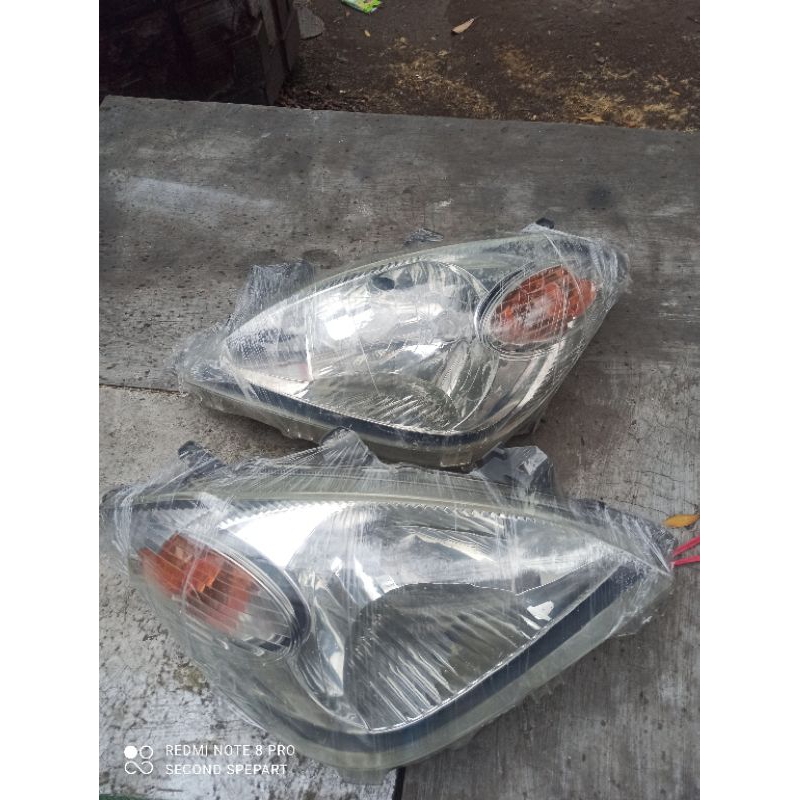 Headlamp Avanza VVT-I 2010