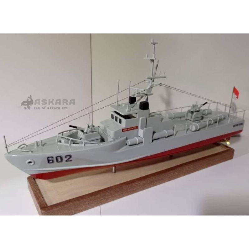 Miniatur Kapal KRI Matjan Tutul 602
