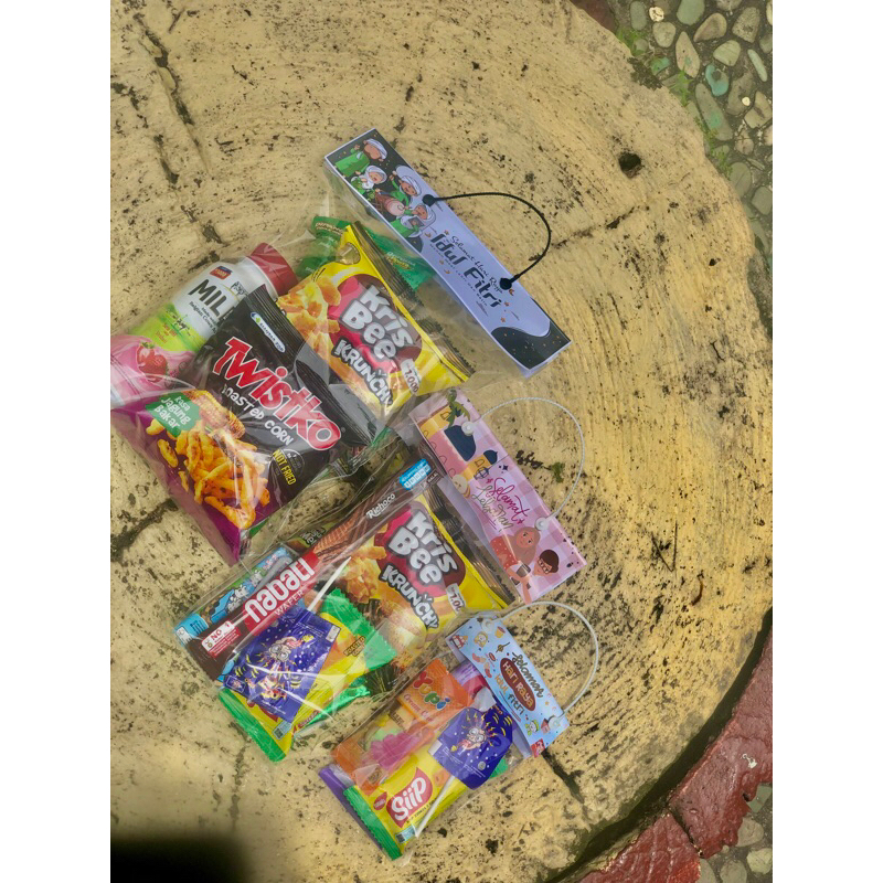 

Hampers Snack Anak Besar