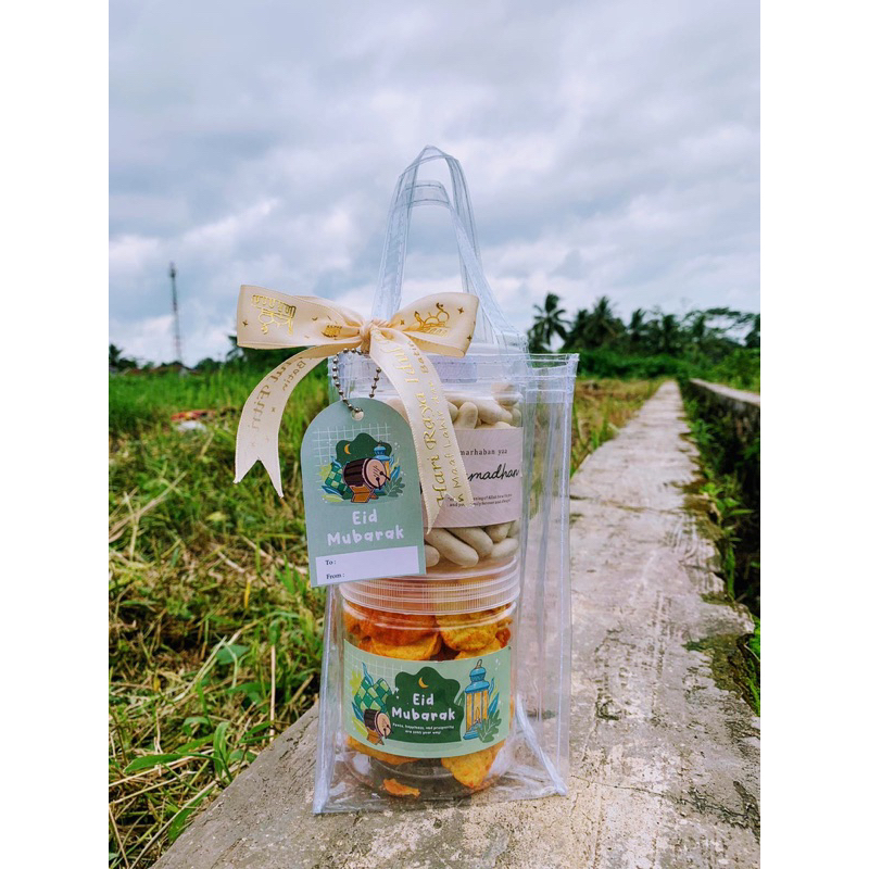 

SNACK HAMPERS