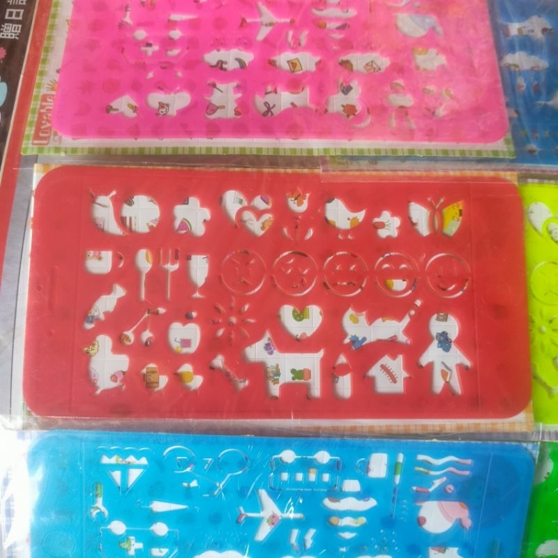 

Penggaris karakter motif bentuk plus stiker