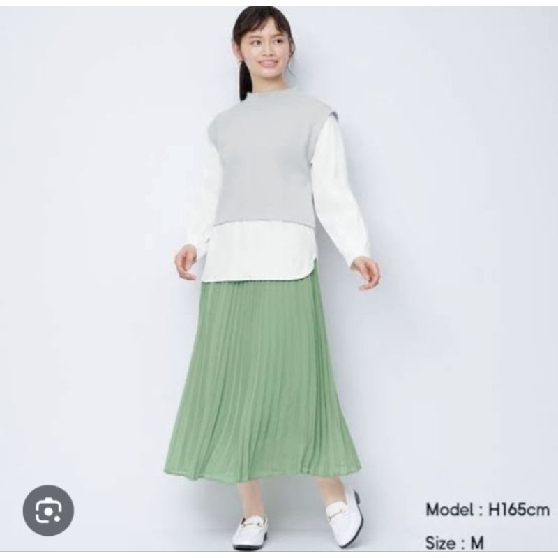 GU SIFON PLEATED SKIRT IN GREEN