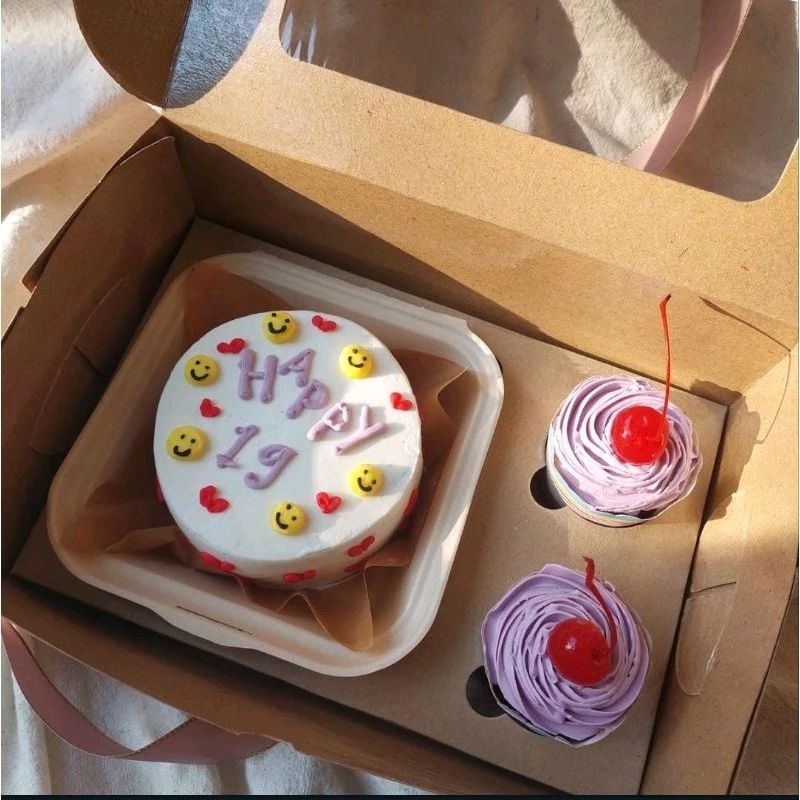 LUNCHBOX + 2 CUPCAKE/ kue ulang tahun Jogja / bisa dadakan / Korean cake/ cake custom