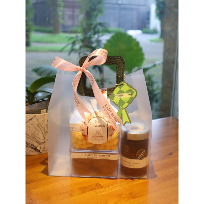 

Paperbag Hampers 2