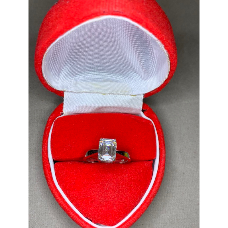 Moissanite emerald cut sertiGRA berat 3ct |moissanite |emerald cut |moisanite ring |moissanite perhi
