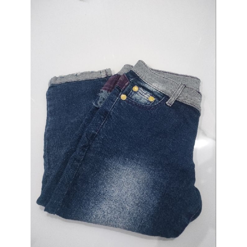 [PRELOVED] JEANS LUTUT SETENGAH TIANG