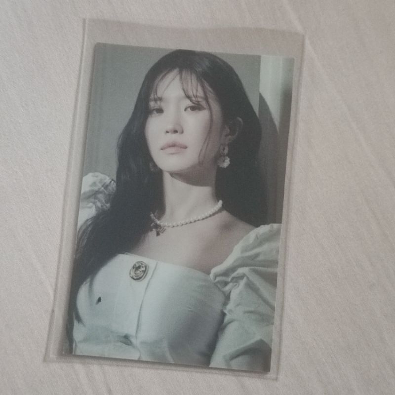 Minicard Hayoung fromis_9 Before Midnight Guest