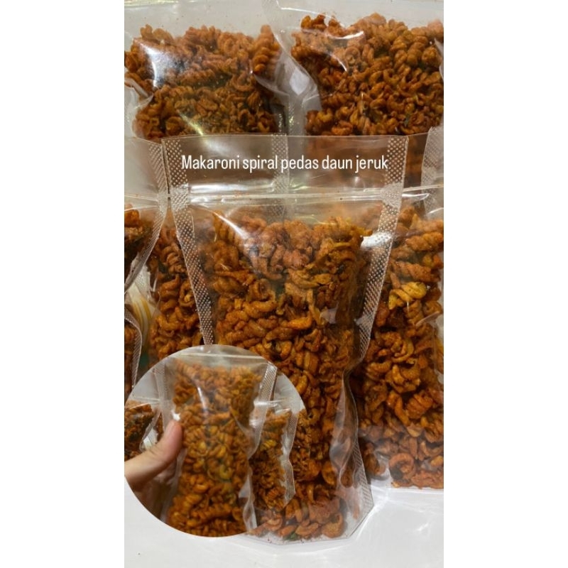 

Jajan Lebaran Makaroni Spiral Pedas Daun Jeruk 250gr