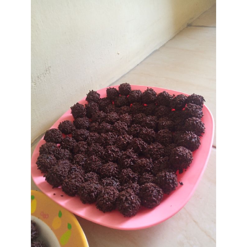 

Bola Bola Coklat Premium , Kue kering lebaran