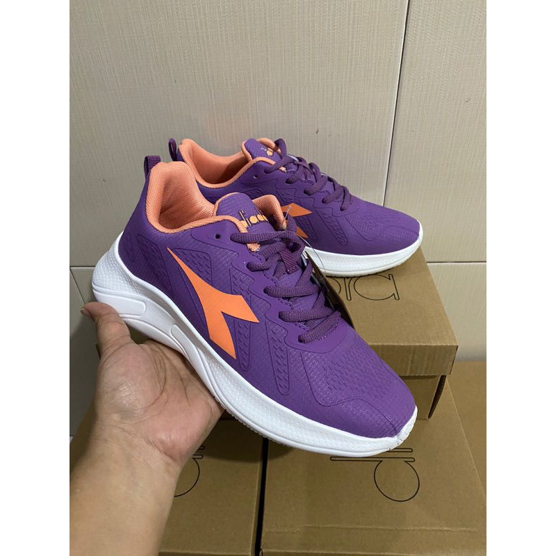 Sepatu Cewek Sepatu Diadora size 38