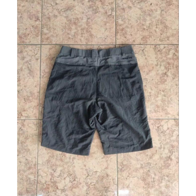 celana pendek outdoor blackyak
