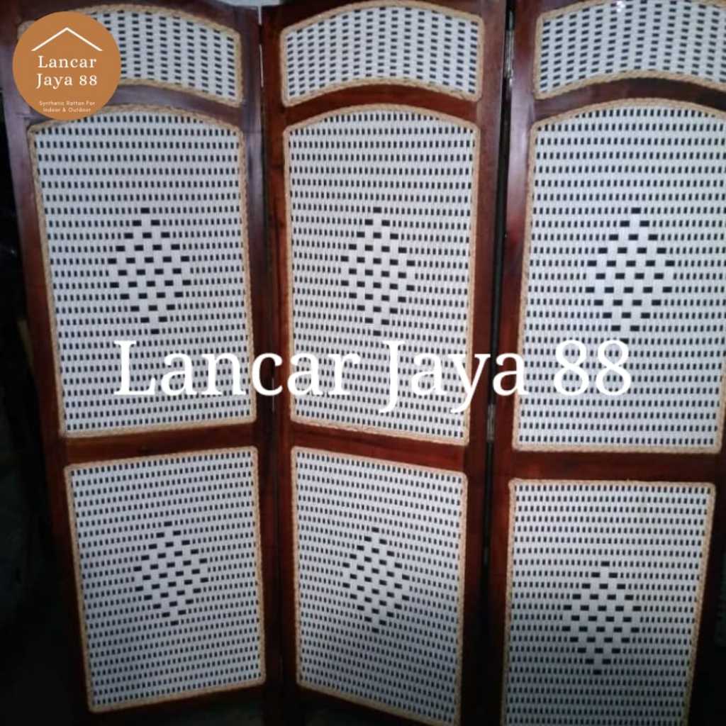 Sketsel Ruangan Rotan Sintetis 3 Panel Tinggi 170 Cm