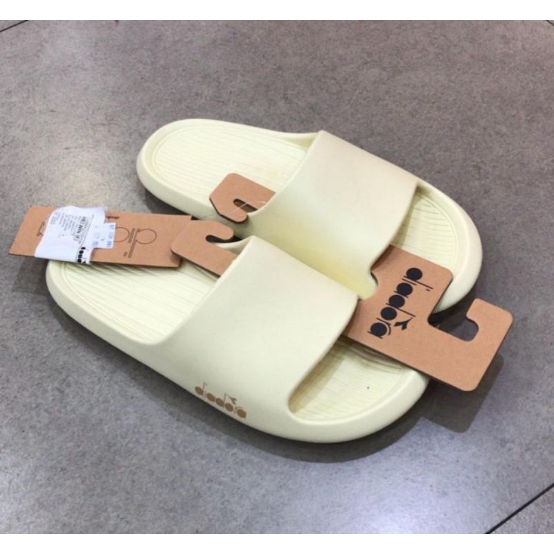 Sandal Cewek Diadora Yellow
